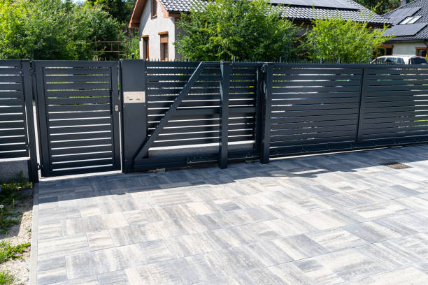 Best Professional Driveway Pavers  in Lyons, OR